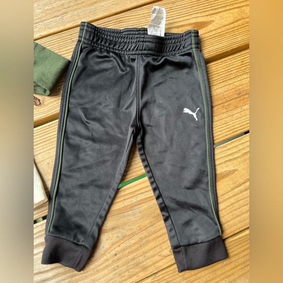 Puma White and Dark Green Matching Set 12M Infant Baby Toddler - Picture 2 of 5